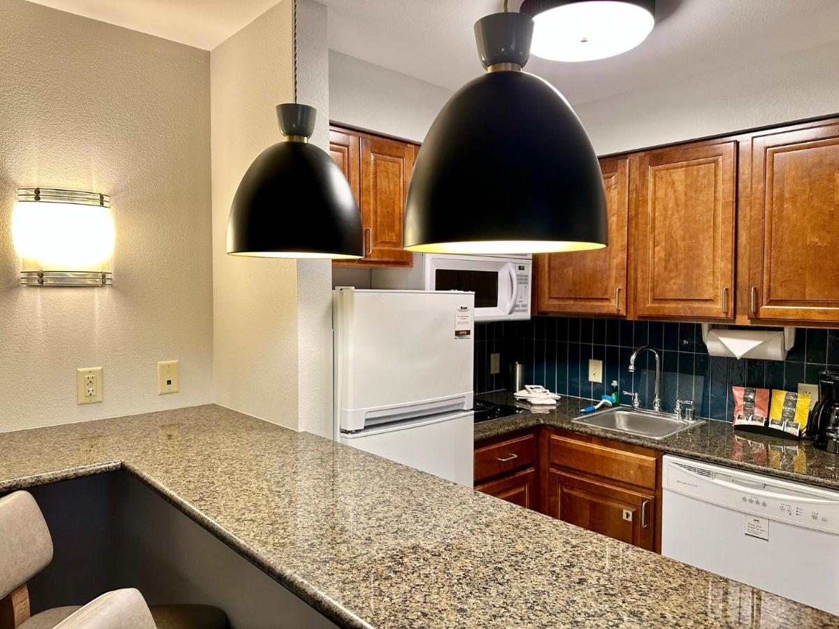 Staybridge Suites Milwaukee West-Oconomowoc By Ihg Exterior foto